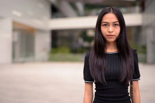 Portrait Young Beautiful Asian Tourist Woman Exploring City — Stock fotografie