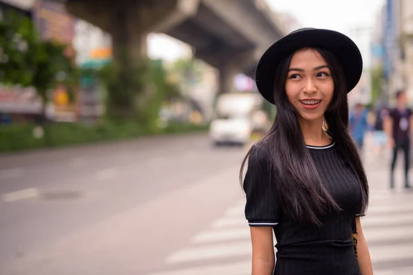 Portrait Young Beautiful Asian Tourist Woman Exploring City — Stock Fotó