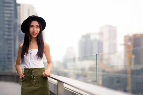 Portrait Young Beautiful Asian Tourist Woman Exploring City — Stock fotografie