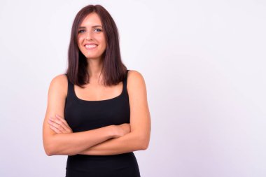 Genç güzel kadın beyaz arka plan stüdyo çekim