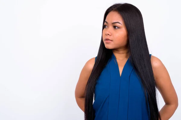 Studio Skott Ung Asiatisk Affärskvinna Mot Vit Bakgrund — Stockfoto