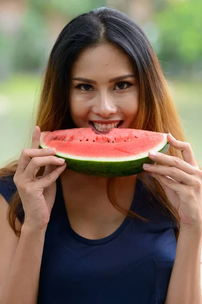 Portrait Young Beautiful Asian Businesswoman Relaxing Park Outdoors — Stock Photo, Image