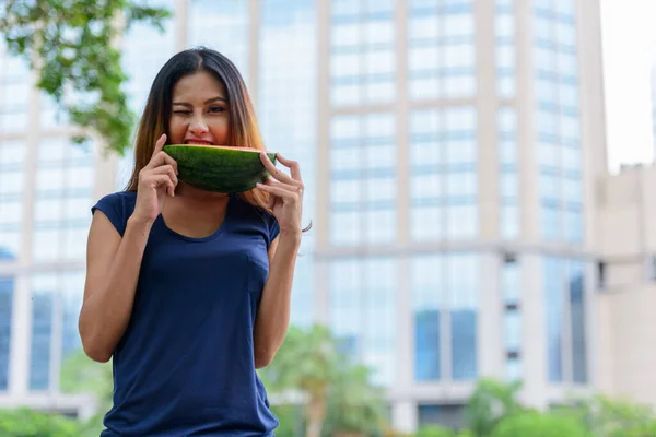 Portrait Young Beautiful Asian Businesswoman Relaxing Park Outdoors — Stock Photo, Image