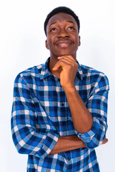 Genç Yakışıklı Afrika Adam Beyaz Arka Plan Stüdyo Çekim — Stok fotoğraf