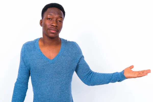 Estudio Toma Joven Guapo Africano Hombre Sobre Fondo Blanco — Foto de Stock