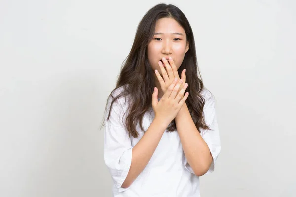 Estúdio Tiro Jovem Bela Mulher Coreana Contra Fundo Branco — Fotografia de Stock