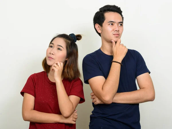 Estudio Disparo Joven Asiático Hombre Joven Mujer Asiática Juntos Sobre — Foto de Stock