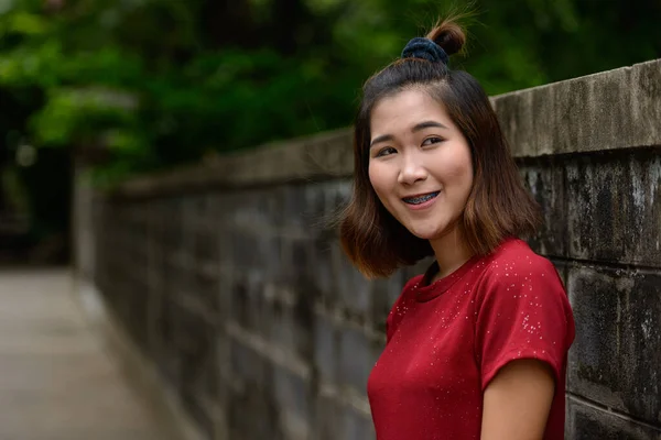 Portrait Young Asian Woman Short Hair Streets Outdoors — Stock Photo, Image