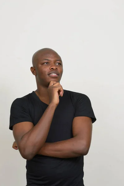 Estudio Toma Joven Guapo Calvo Africano Hombre Sobre Fondo Blanco —  Fotos de Stock