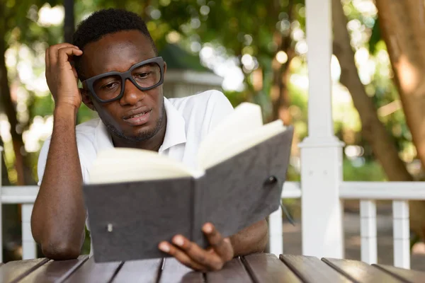 Portrait Young African Nerd Man Student Eyeglasses Park Outdoors — Foto Stock