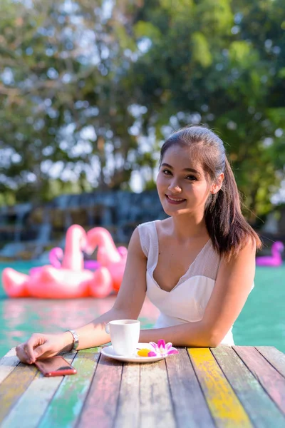 Portrait Young Beautiful Asian Tourist Woman Relaxing Lake Outdoors — Stock Photo, Image