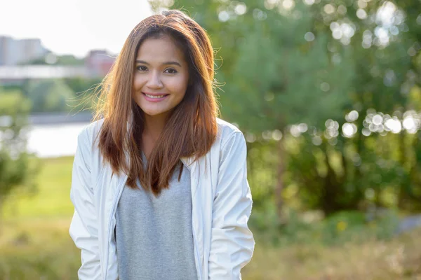 Portrait Young Beautiful Asian Woman Relaxing Nature Outdoors — Stockfoto