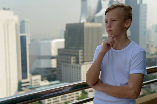 Portrait Young Handsome Scandinavian Boy Blond Hair View City — 图库照片