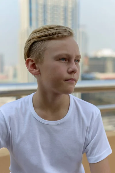 Portrait Young Handsome Scandinavian Boy Blond Hair View City — 图库照片