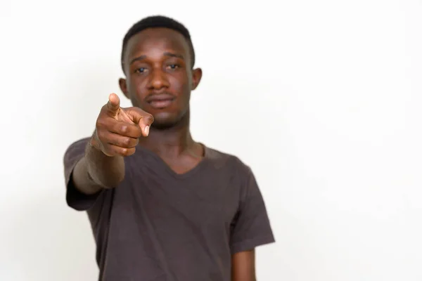 Studio Skott Ung Afrikansk Man Isolerad Mot Vit Bakgrund — Stockfoto
