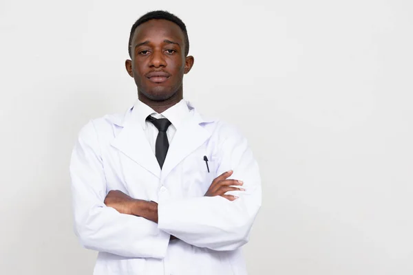 Plan Studio Jeune Homme Africain Médecin Isolé Sur Fond Blanc — Photo