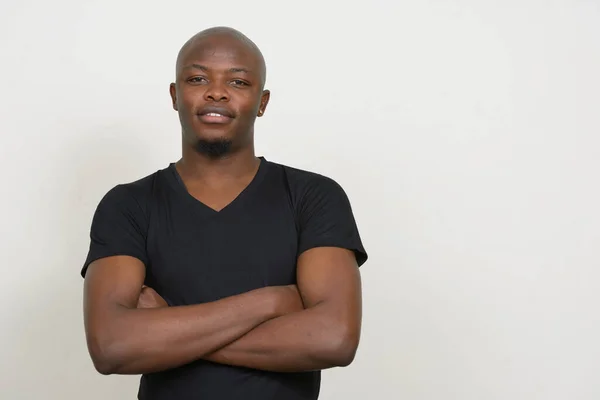 Studio Skott Ung Vacker Skallig Afrikansk Man Mot Vit Bakgrund — Stockfoto