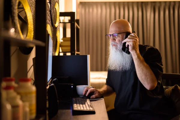 Portrait Mature Handsome Bald Hipster Man Long Beard Working Overtime — Stockfoto