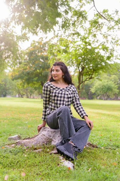 Portrait Young Beautiful Indian Hipster Woman Relaxing Park Outdoors —  Fotos de Stock