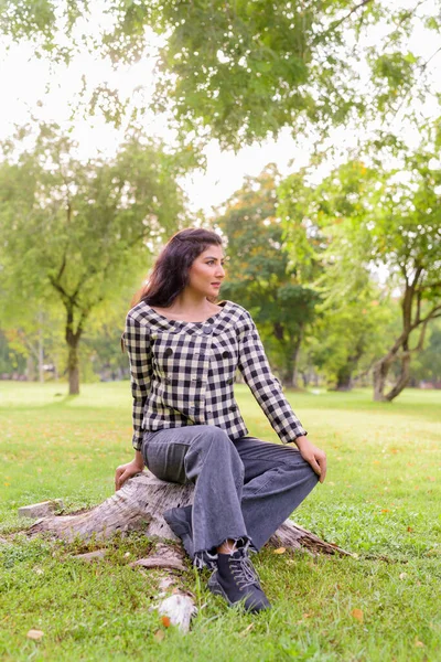 Portrait Young Beautiful Indian Hipster Woman Relaxing Park Outdoors —  Fotos de Stock