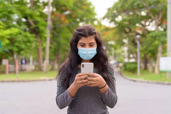 Portrait Young Indian Woman Mask Protection Corona Virus Outbreak Streets — Stock Fotó