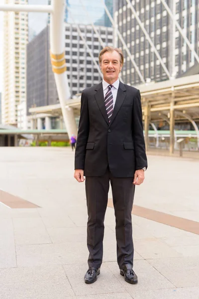 Portrait Mature Handsome Businessman Suit Skywalk Bridge City Outdoors — 图库照片