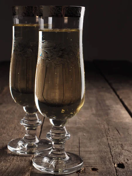 Twee glazen champagne. — Stockfoto