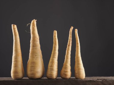 Satırdaki ham yaban havucu