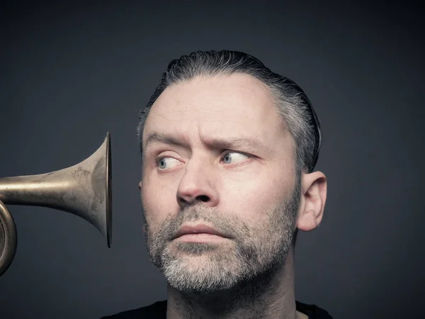 Man with trumpet — Stock Photo, Image