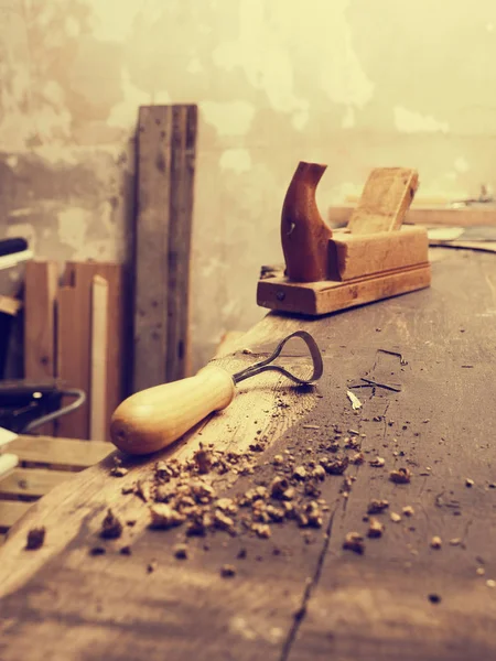 Carpenter tools on a wooden workbench — Stock Photo, Image