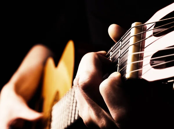 Suonare la chitarra flamenco — Foto Stock