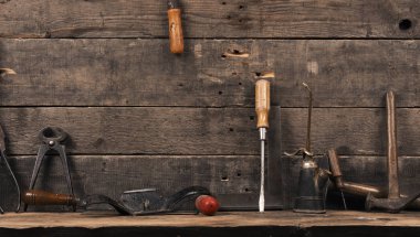 Eski ahşap üzerine marangoz aletleri used