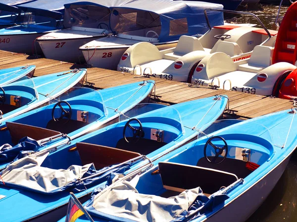 Colorful electric boats — Stock Photo, Image