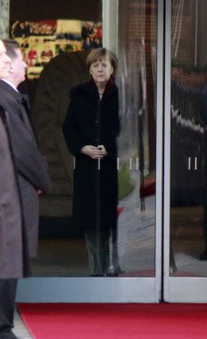 Angela Merkel - yayın ve askeri onur