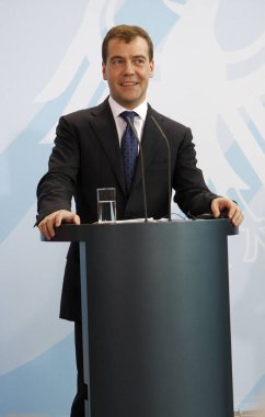 Rusya cumhurbaşkanı Dmitri medvedev