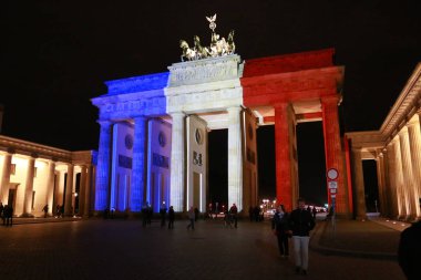 Gün sonra Paris islamistic terör eyleminde