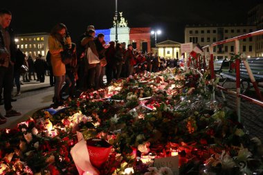 Gün sonra Paris islamistic terör eyleminde