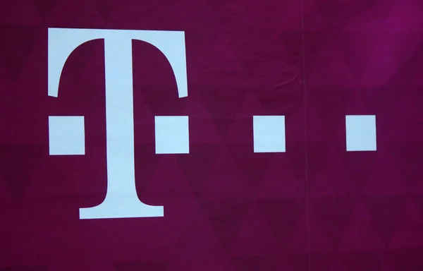 Logó, a márka "Deutsche Telekom" — Stock Fotó