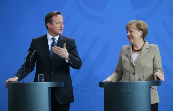 Премьер-министр Великобритании Дэвид Кэмерон, канцлер Германии Ангела Меркель — стоковое фото