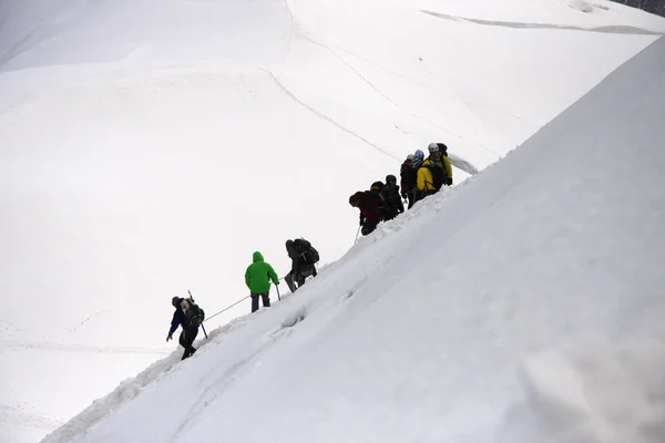 モンブランでツアー登山 — ストック写真