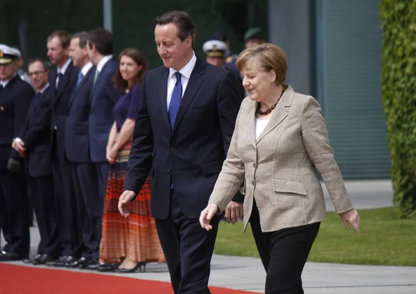 Ο David Cameron, Angela Merkel στη δεξίωση — Φωτογραφία Αρχείου