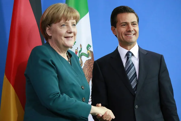 Angela Merkel y Enrique Peña Nieto — Foto de Stock