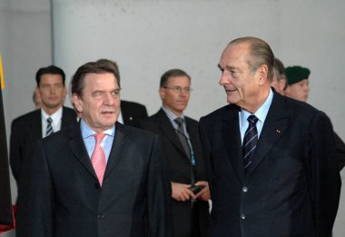 Gerhard Schröder ve Fransa Cumhurbaşkanı Jacques Chirac 