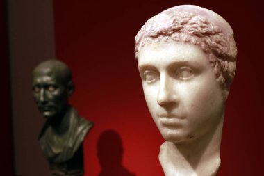 Imperator Gaius Iulius Caesar