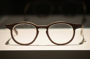 Optik moda gözlük