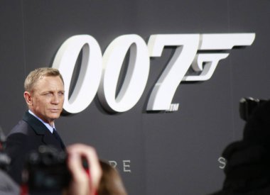 Daniel Craig - yeni James Bond 007 Almanya'nın galası