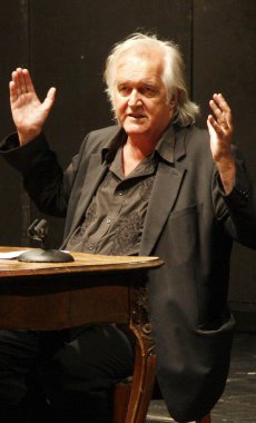 İsveçli romancı Henning Mankell 