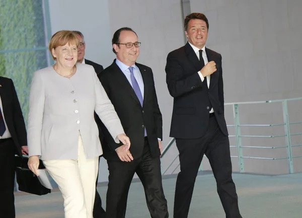 Canciller Federal Angela Merkel, Francois Hollande, Matteo Renzi — Foto de Stock