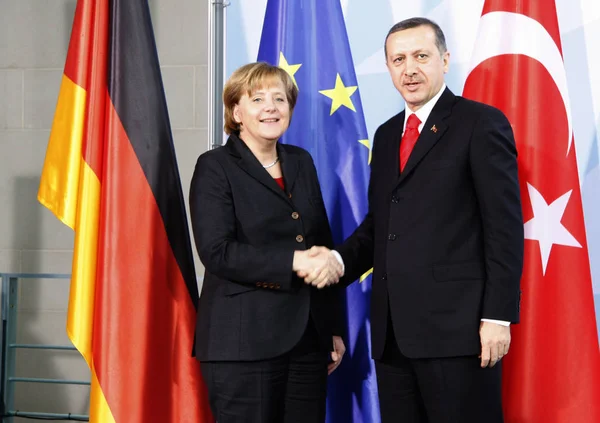 Канцлер Ангела Меркель, прем'єр-міністр Туреччини Реджеп Таїп Ердоган — стокове фото