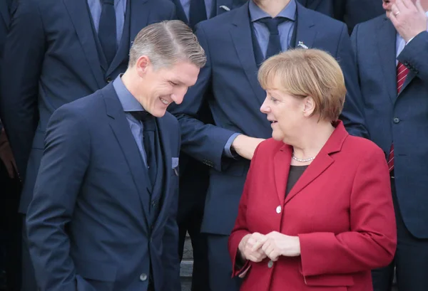 Schweinsteiger, Angela Merkel - recepção oficial — Fotografia de Stock